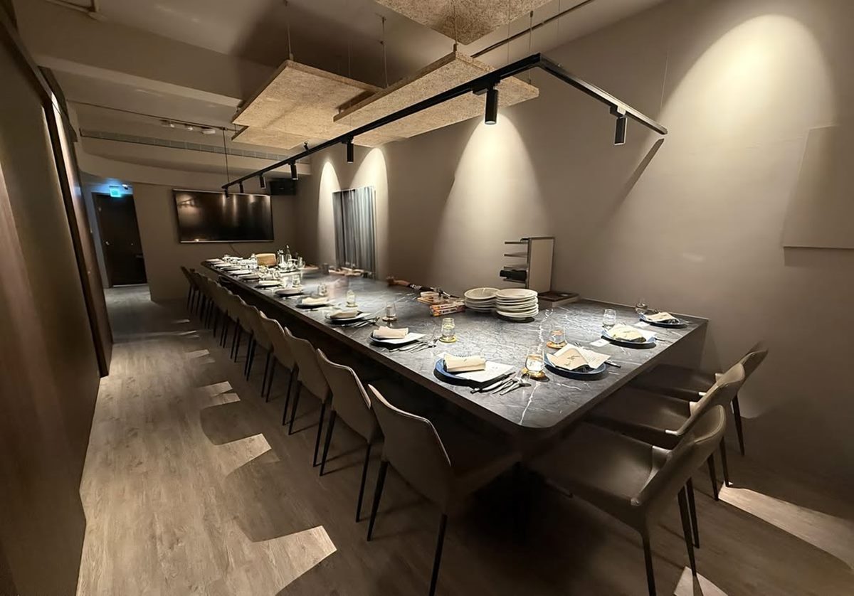 鐵板燒喝得到「龜記」!信義區新餐廳「私・犇」全預約制,1500元開吃 鐵板燒喝得到「龜記」!信義區新餐廳「私・犇」全預約制,1500元開吃