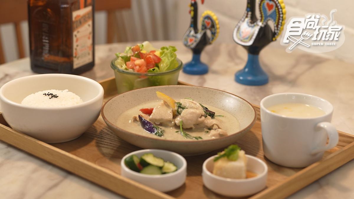 「綠咖哩椰汁雞」醬汁濃稠，帶有奶香味。