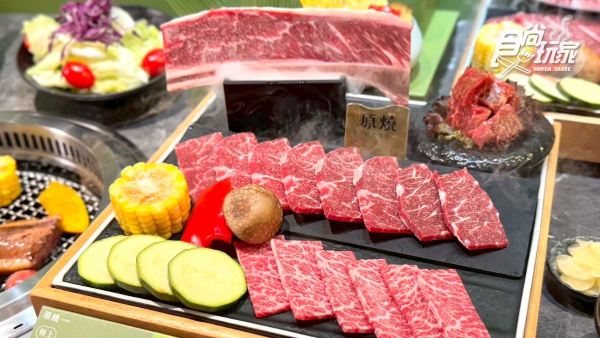 「特上帶骨厚燒牛小排套餐」選用來自美國Choice等級的20cm厚切。