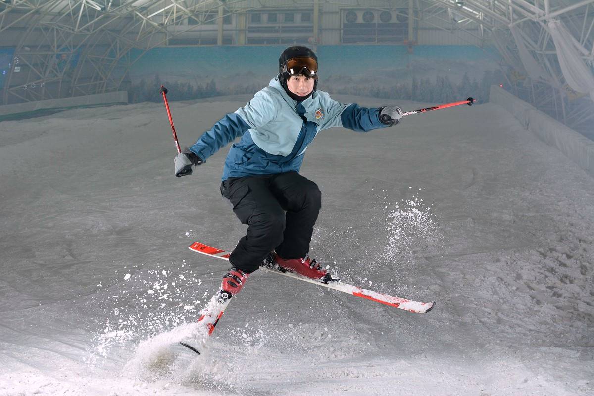 秀證件玩雪、水樂園免費入園!全台最大「室內滑雪場」藏在這,不限時玩整天 秀證件玩雪、水樂園免費入園!全台最大「室內滑雪場」藏在這,不限時玩整天