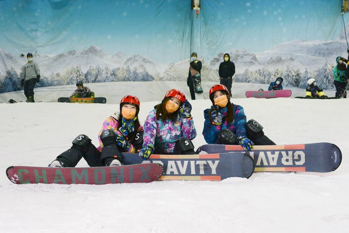 秀證件玩雪、水樂園免費入園!全台最大「室內滑雪場」藏在這,不限時玩整天 秀證件玩雪、水樂園免費入園!全台最大「室內滑雪場」藏在這,不限時玩整天