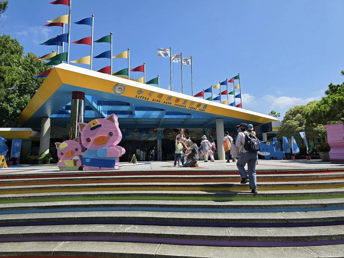 秀證件玩雪、水樂園免費入園!全台最大「室內滑雪場」藏在這,不限時玩整天 秀證件玩雪、水樂園免費入園!全台最大「室內滑雪場」藏在這,不限時玩整天