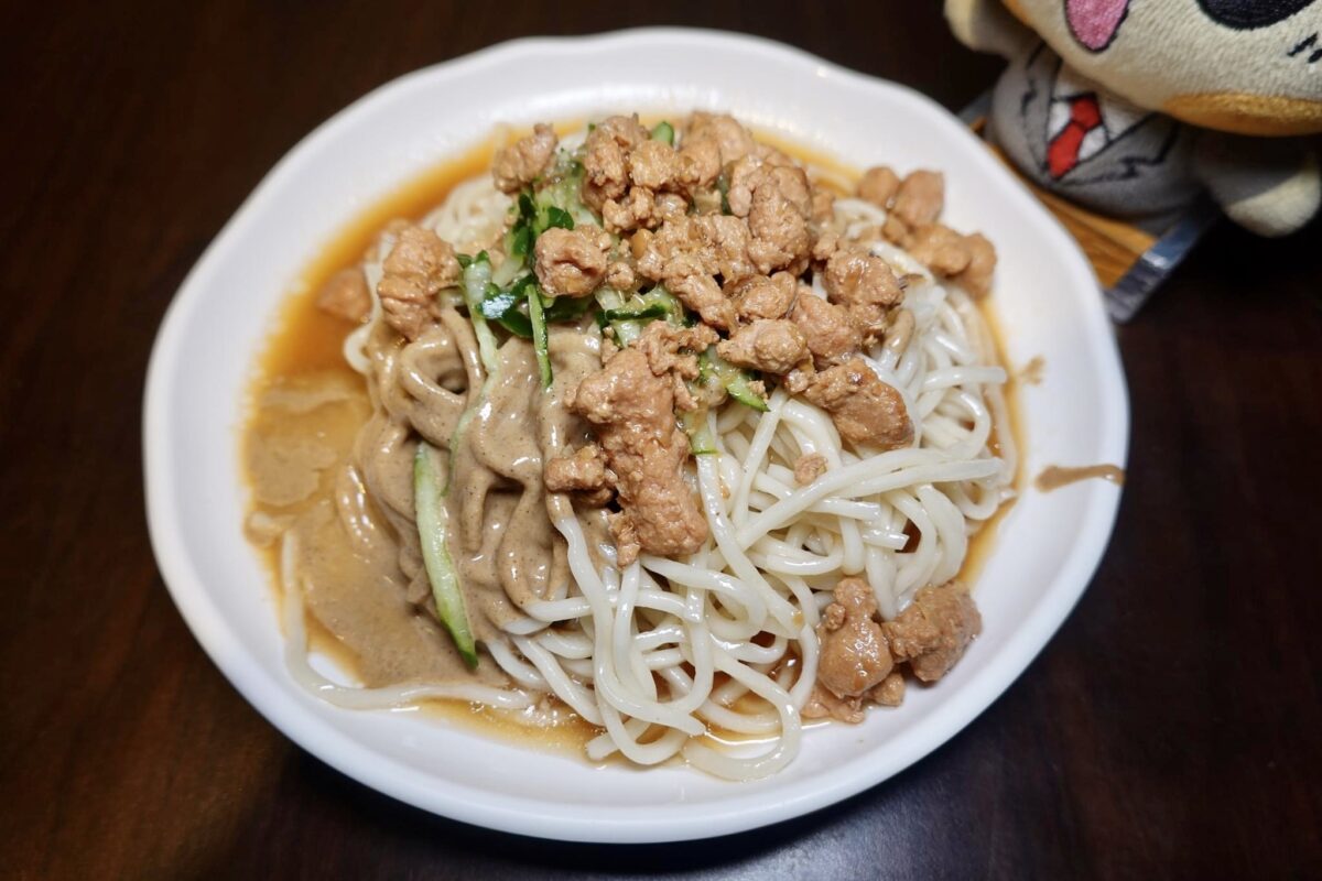 「高CP值涼麵天花板」在這!2026台北涼麵推薦TOP10,最低35元超便宜 金香豬腳涼麵:雙重享受超銷魂
