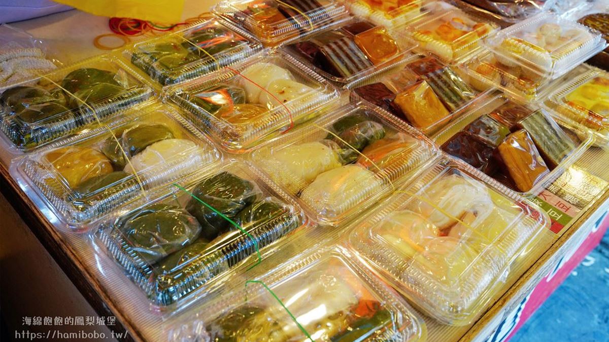 除了豬籠粄，這裡還有賣黑糖糕、涼糕等各式客家粄食。（圖片來源：海綿飽飽的鳳梨城堡）