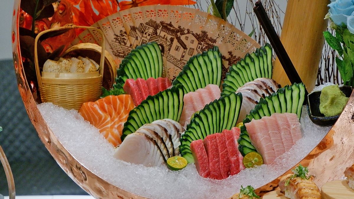 極上刺身姿造宴，這生魚片擺盤氣勢超強，每片都肥美厚實。（圖片來源：艾琳兒的生活日常）