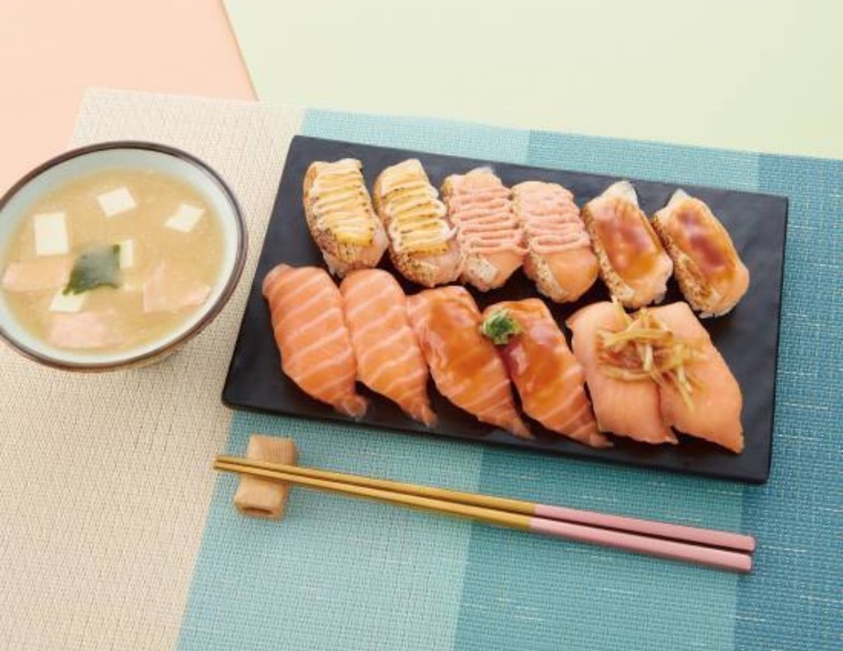 2品牌「鮭魚壽司買一送一」!1貫15元再送味噌湯,加碼海鮮丼買一送一 2品牌「鮭魚壽司買一送一」!1貫15元再送味噌湯,加碼海鮮丼買一送一