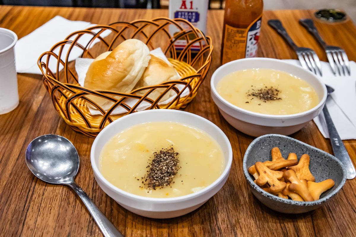 190元爽嗑排餐＋自助吧！30年老字號牛排店，濃湯、冰品、飲料無限續