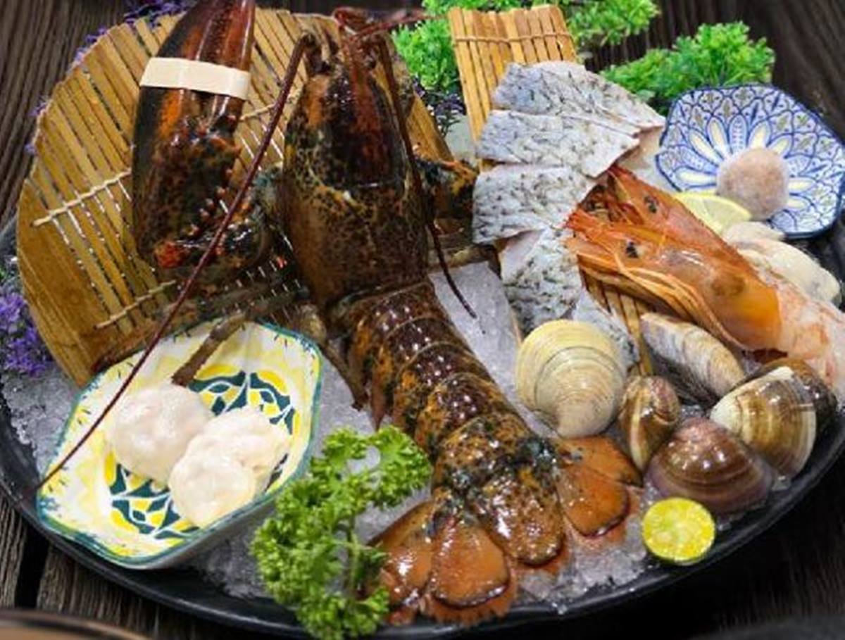 對中「2碼」海鮮吃到飽!18間超狂鍋物優惠:免費送活體龍蝦、幾歲送幾隻蝦 對中「2碼」海鮮吃到飽!18間超狂鍋物優惠:免費送活體龍蝦、幾歲送幾隻蝦
