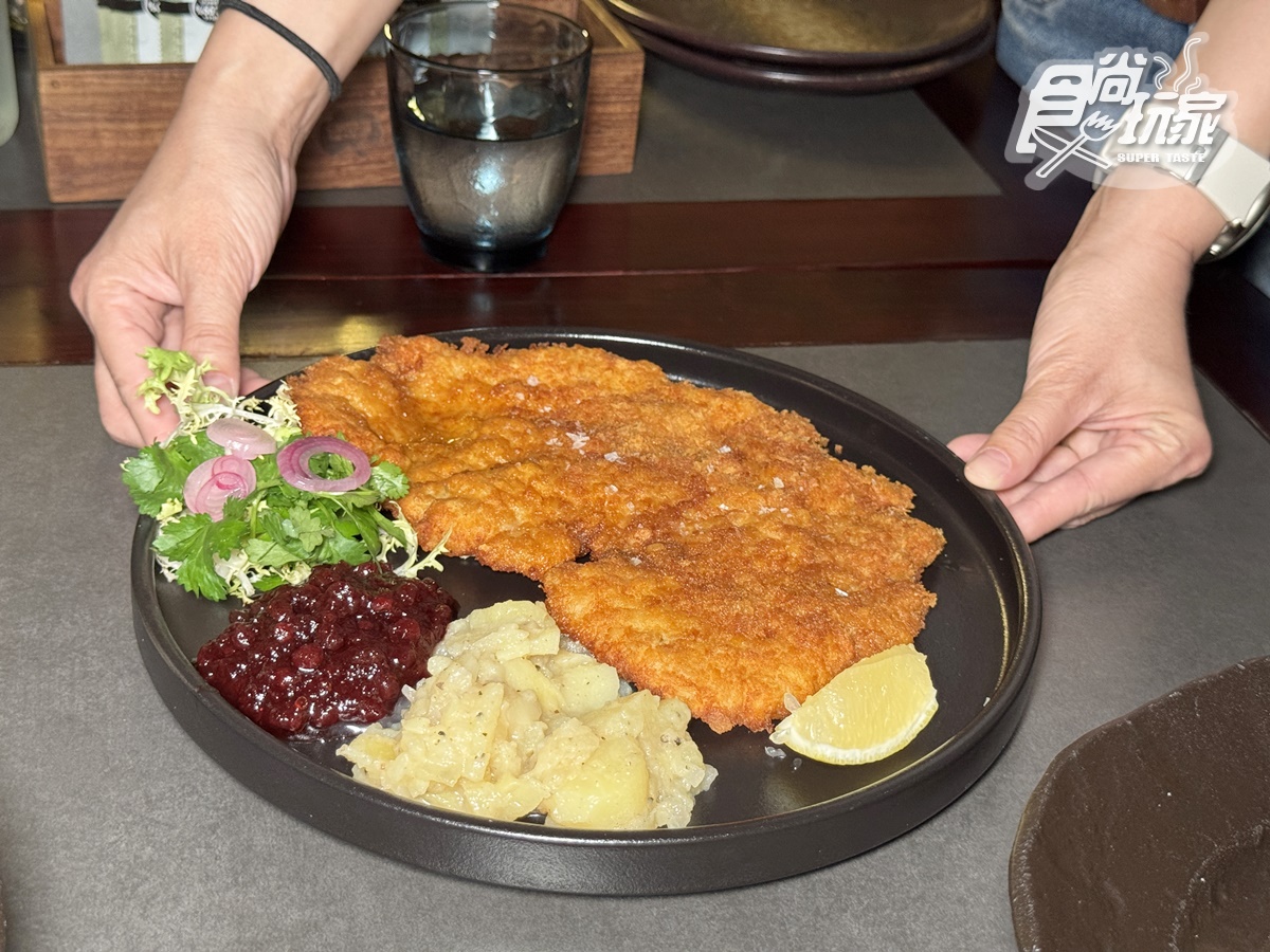 亞洲第1間「洞穴餐廳」來了!打卡神祕洞窟+鐘乳石,必嗑比臉大豬排、炸花椰 亞洲第1間「洞穴餐廳」來了!打卡神祕洞窟+鐘乳石,必嗑比臉大豬排、炸花椰