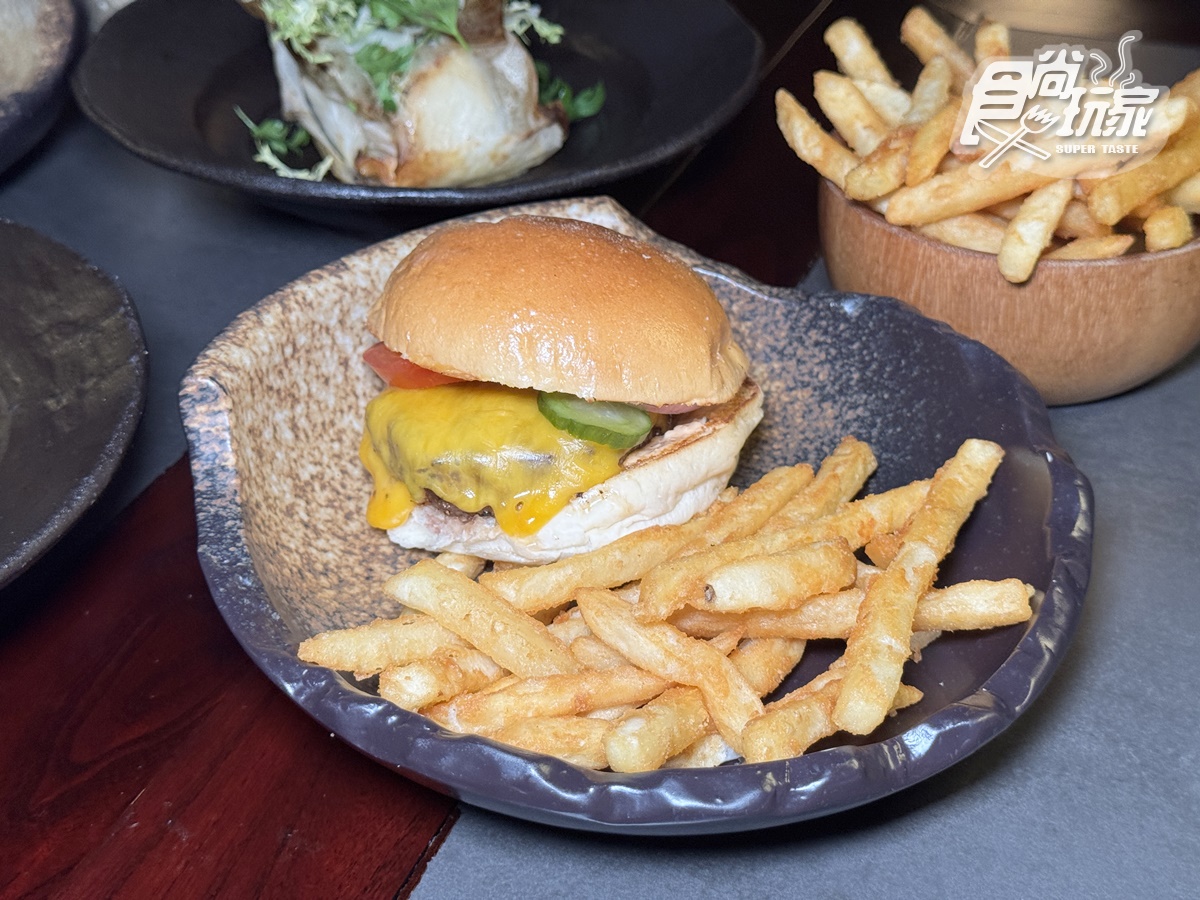 亞洲第1間「洞穴餐廳」來了!打卡神祕洞窟+鐘乳石,必嗑比臉大豬排、炸花椰 亞洲第1間「洞穴餐廳」來了!打卡神祕洞窟+鐘乳石,必嗑比臉大豬排、炸花椰