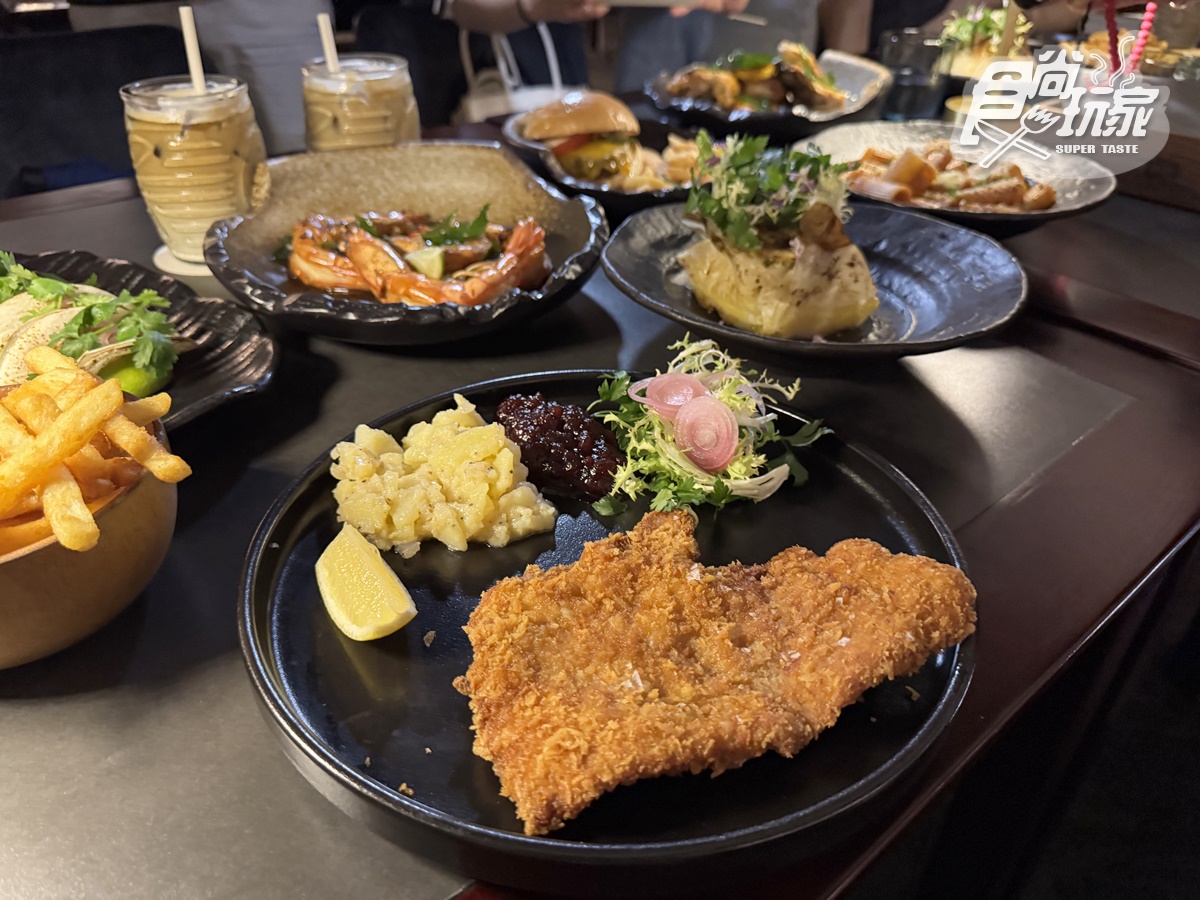 亞洲第1間「洞穴餐廳」來了!打卡神祕洞窟+鐘乳石,必嗑比臉大豬排、炸花椰 亞洲第1間「洞穴餐廳」來了!打卡神祕洞窟+鐘乳石,必嗑比臉大豬排、炸花椰