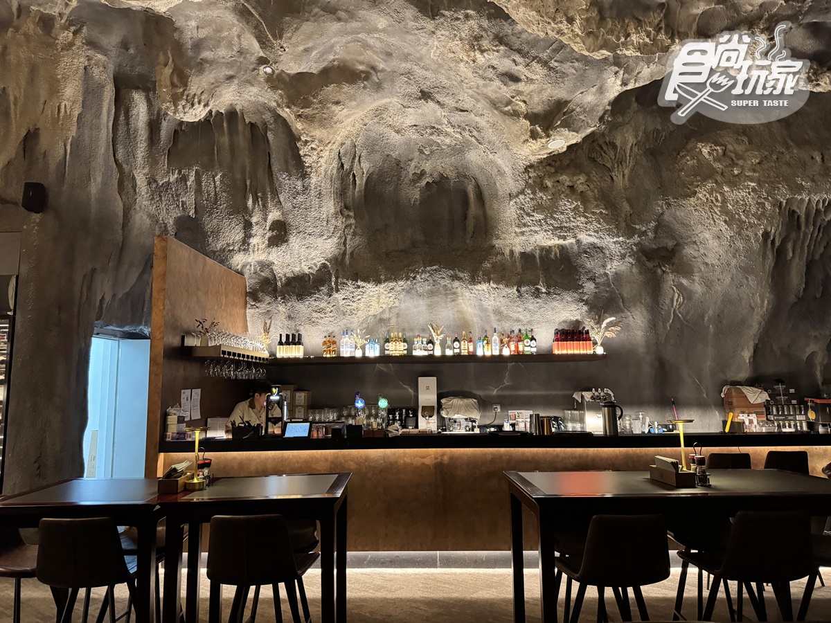 亞洲第1間「洞穴餐廳」來了!打卡神祕洞窟+鐘乳石,必嗑比臉大豬排、炸花椰 亞洲第1間「洞穴餐廳」來了!打卡神祕洞窟+鐘乳石,必嗑比臉大豬排、炸花椰