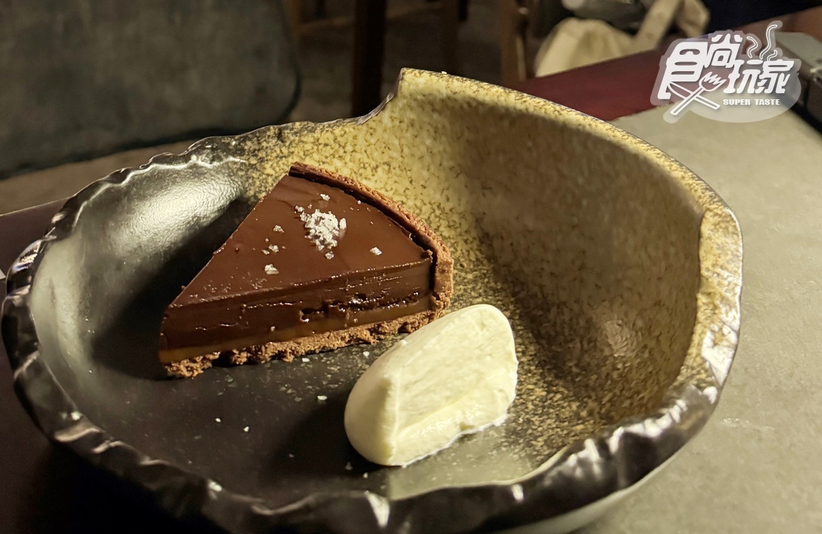 亞洲第1間「洞穴餐廳」來了!打卡神祕洞窟+鐘乳石,必嗑比臉大豬排、炸花椰 亞洲第1間「洞穴餐廳」來了!打卡神祕洞窟+鐘乳石,必嗑比臉大豬排、炸花椰