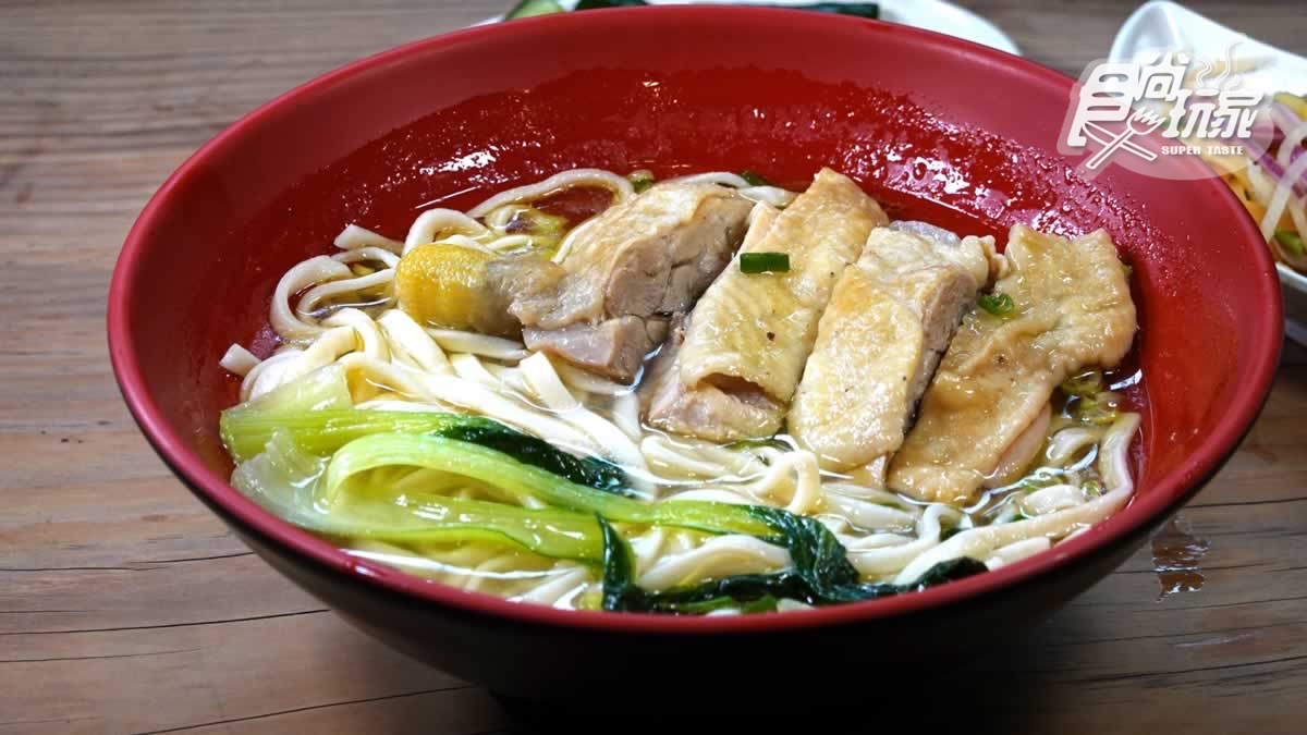 台東好玩不只熱氣球！順遊鹿野５私房景點：巨無霸大骨麵、神奇沾水籤詩