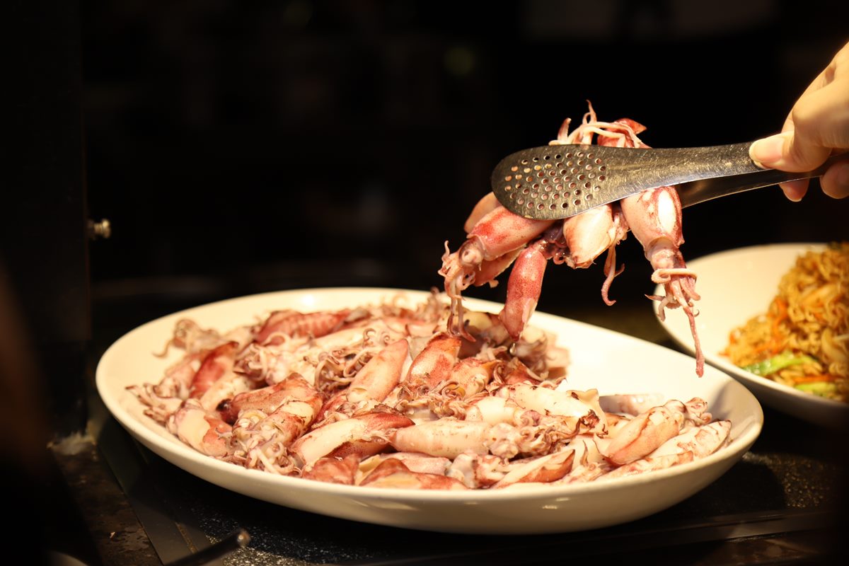 穿比基尼免費吃到飽!熱食、甜點百道無限夾,當月壽星也有超狂優惠 穿比基尼免費吃到飽!熱食、甜點百道無限夾,當月壽星也有超狂優惠