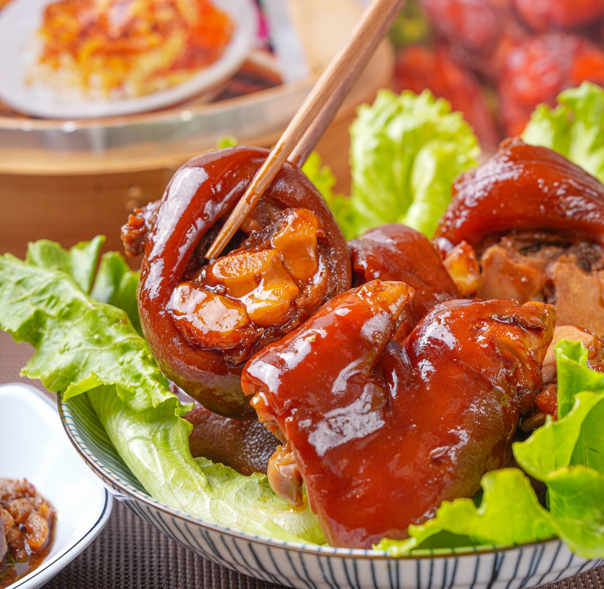 現省120元!滷肉飯霸主「鬍鬚張」快閃優惠,必嗑招牌滷肉、Q彈豬腳 現省120元!滷肉飯霸主「鬍鬚張」快閃優惠,必嗑招牌滷肉、Q彈豬腳