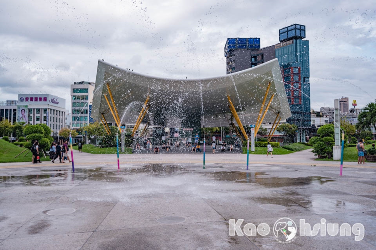 高雄玩水這10個地方超涼快!免費踩水公園、無邊際海景、滑水道五星飯店 高雄玩水這10個地方超涼快!免費踩水公園、無邊際海景、滑水道五星飯店
