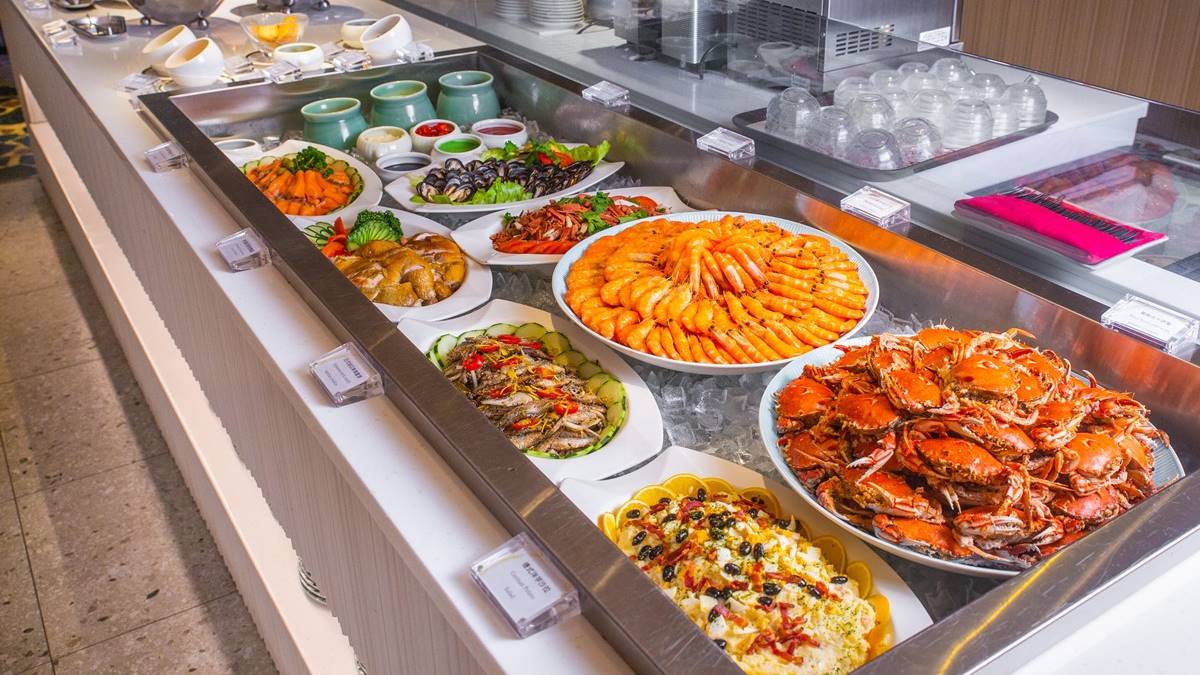 吃到飽4人同行1人免費!桃園最美湖景飯店優惠,桃竹居民、銀髮族用餐8折 吃到飽4人同行1人免費!桃園最美湖景飯店優惠,桃竹居民、銀髮族用餐8折