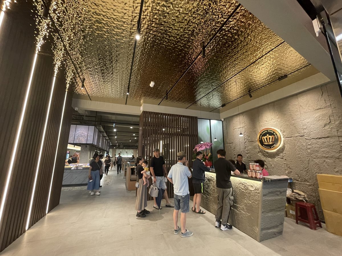 全台最大「貴族世家」開放線上訂位!380元爽嗑百道美食,熱炒、海鮮吃到飽 全台最大「貴族世家」開放線上訂位!380元爽嗑百道美食,熱炒、海鮮吃到飽