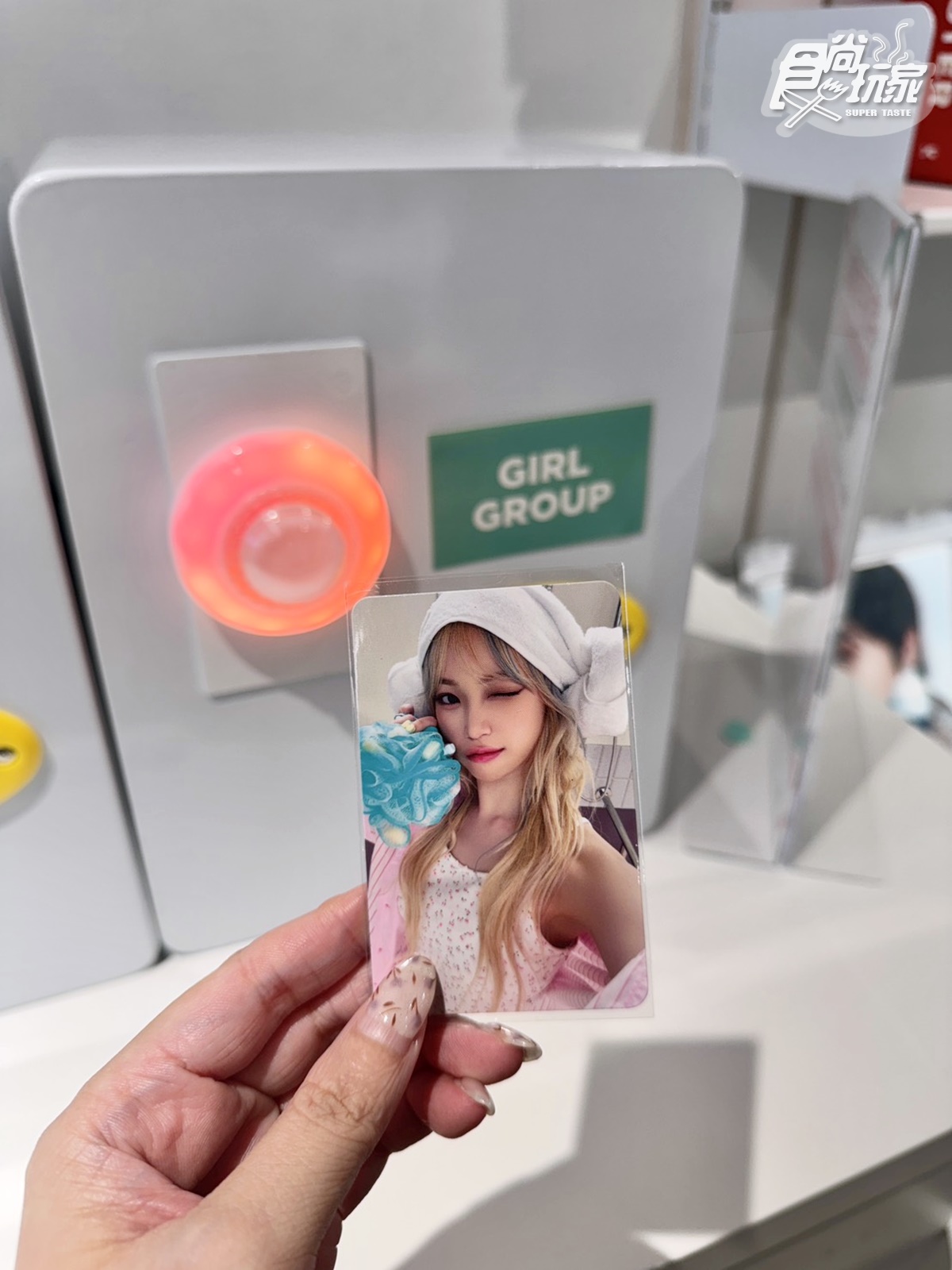KPOP迷朝聖!「GD展覽+IKEA小花蛋糕」,再衝小巨蛋「新周邊實體店」抽小卡 KPOP迷朝聖!「GD展覽+IKEA小花蛋糕」,再衝小巨蛋「新周邊實體店」抽小卡