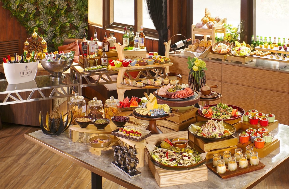 小孩考卷別丟！吃到飽、牛排最多折500元，長者２人同行55折、在地人85折