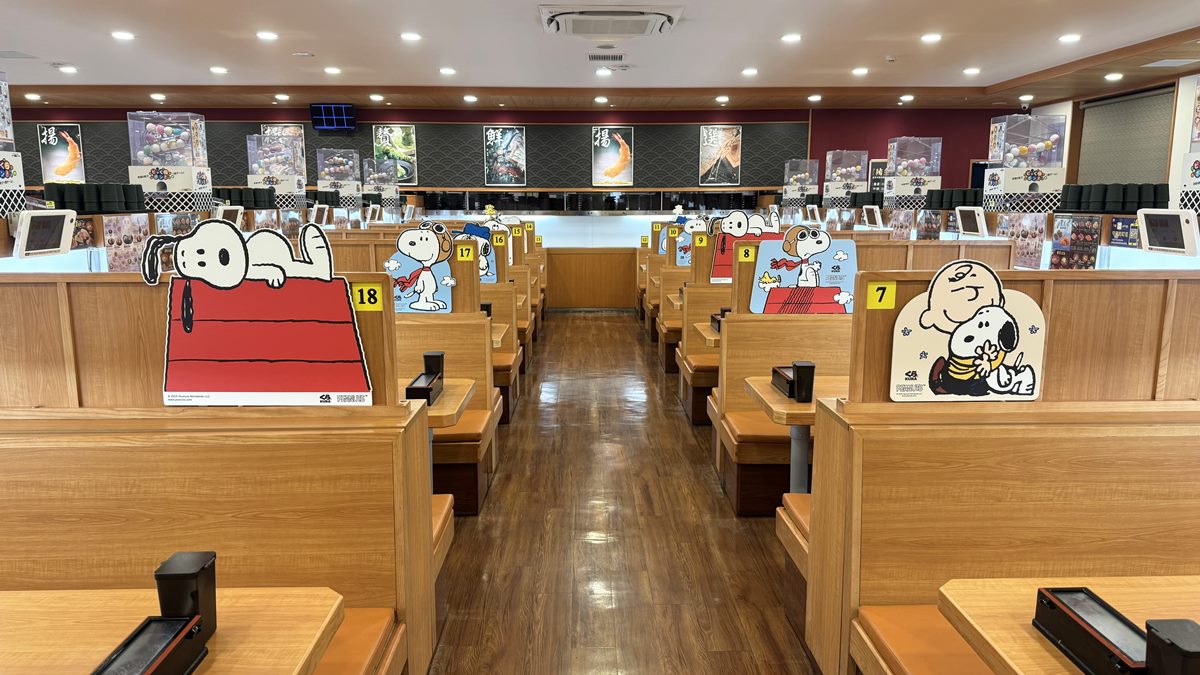 快衝史努比主題店！全台「這５間」藏壽司限定，吊飾、磁鐵13款扭蛋一次看