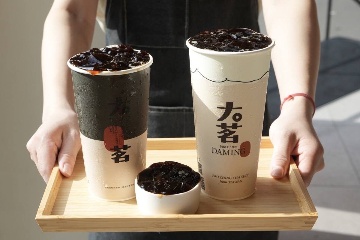 UG、大茗超狂新品到！「傻瓜奶茶」糯米香必喝，「珈琲粉粿」咀嚼控最愛