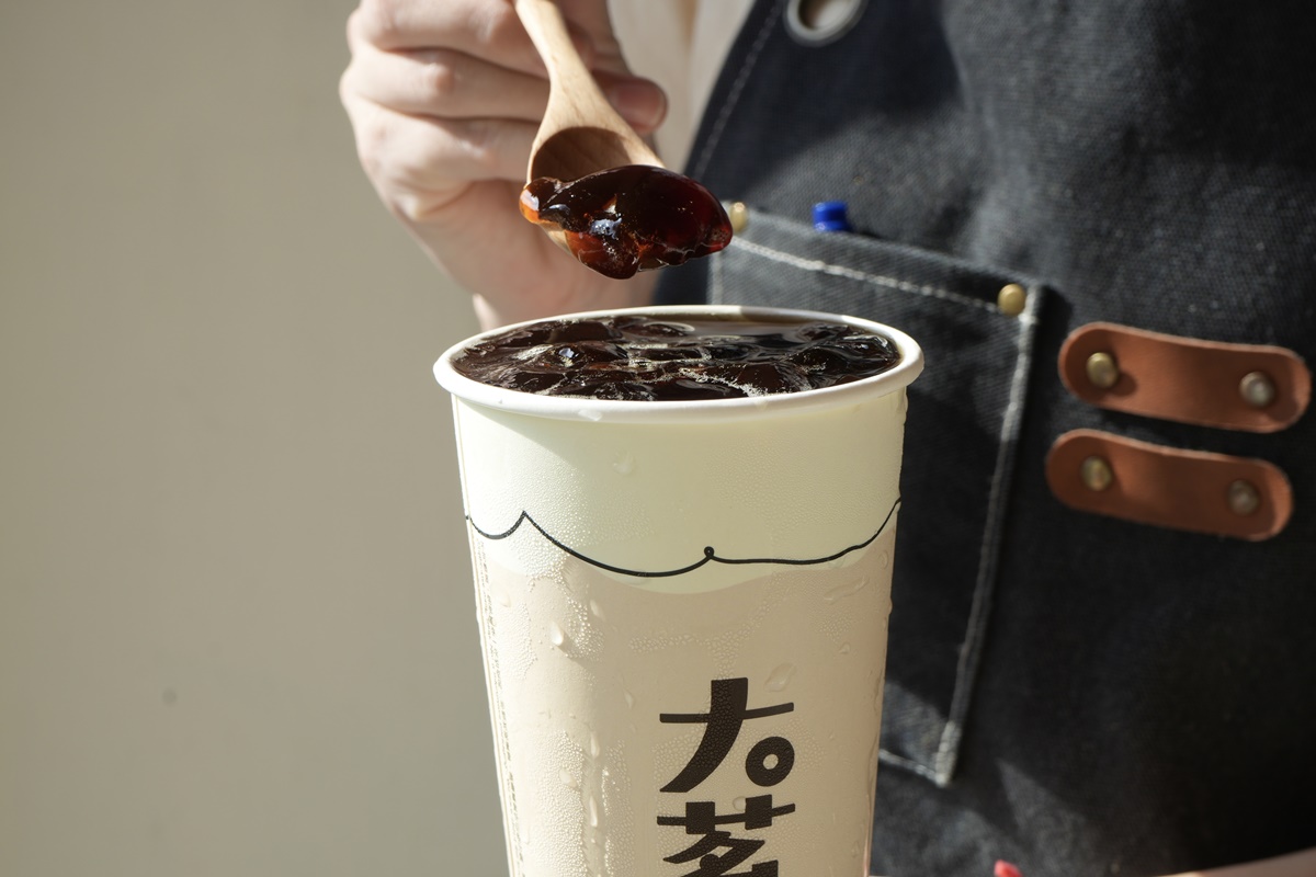 UG、大茗超狂新品到！「傻瓜奶茶」糯米香必喝，「珈琲粉粿」咀嚼控最愛