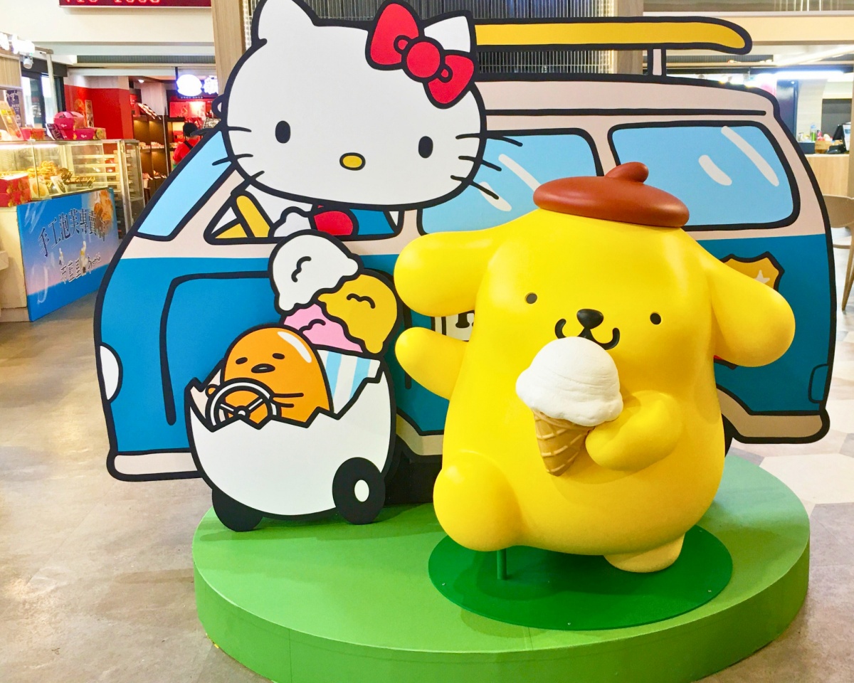 3公尺巨萌「酷洛米」出沒!全台唯一「三麗鷗主題休息站」,周邊店買聯名乖乖(中獎公布) 3公尺巨萌「酷洛米」出沒!全台唯一「三麗鷗主題休息站」,周邊店買聯名乖乖(中獎公布)