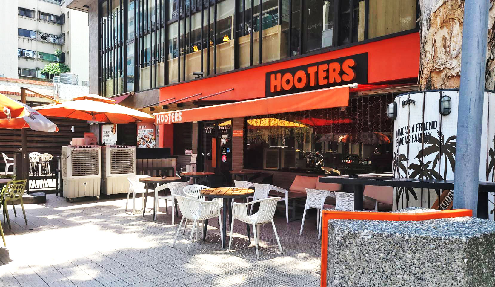 【異國美食祭】送招牌雞翅現賺238元!美式餐廳限時優惠,還有啦啦隊女孩幫剝蝦 【異國美食祭】送招牌雞翅現賺238元!美式餐廳限時優惠,還有啦啦隊女孩幫剝蝦