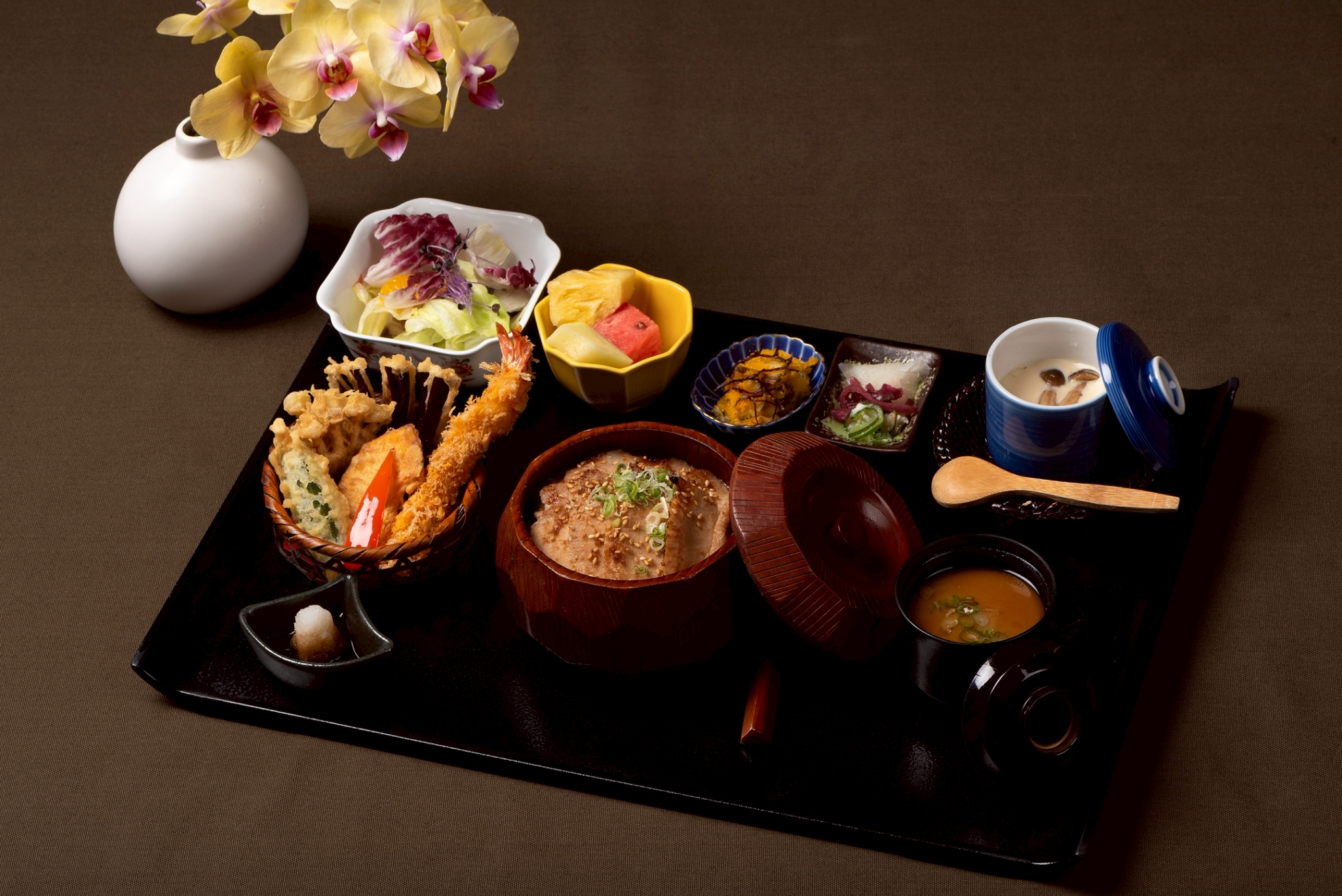 【異國美食祭】吃到飽7折!絕美度假風飯店秒飛日本,還有雙人套餐現賺616元 【異國美食祭】吃到飽7折!絕美度假風飯店秒飛日本,還有雙人套餐現賺616元