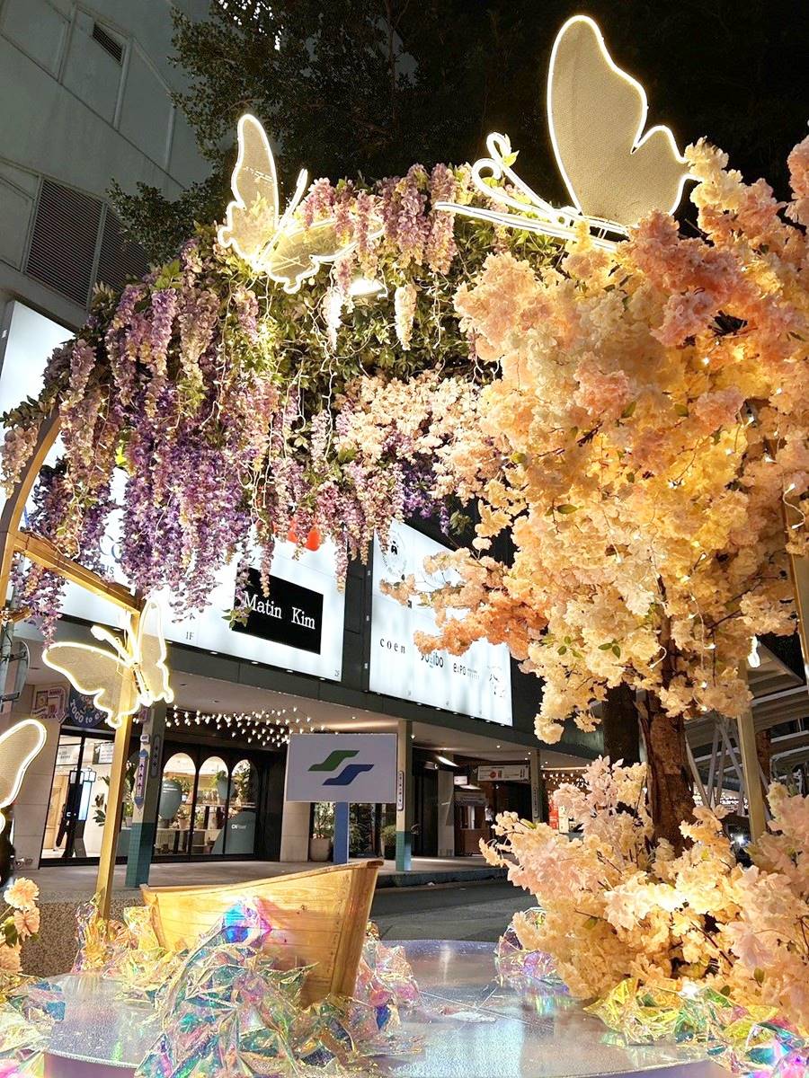 捷運中山站1號出口開放!連續2週免費逛市集吃美食,期間限定浪漫花牆登場 捷運中山站1號出口開放!連續2週免費逛市集吃美食,期間限定浪漫花牆登場