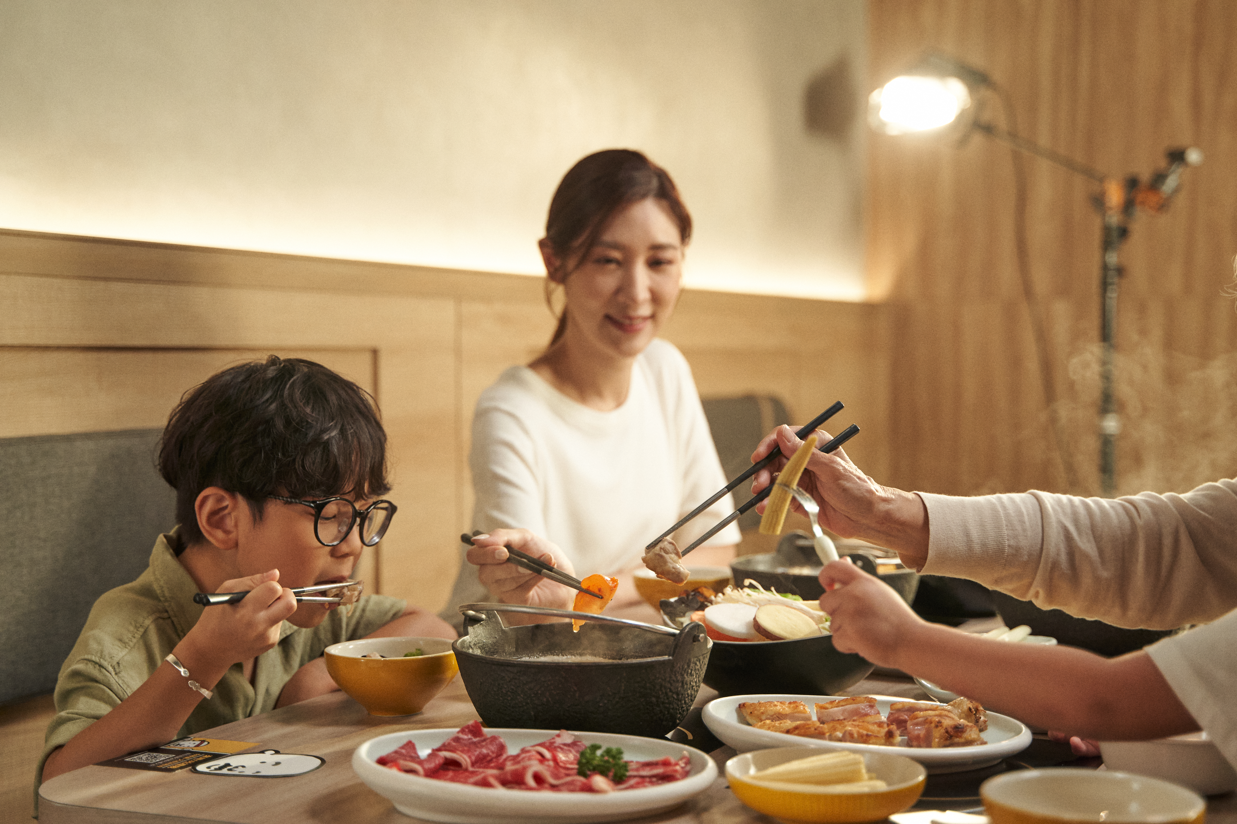 【異國美食祭】免費吃肉!「雞湯大叔×娘娘」火鍋秒飛泰國,泰奶冰淇淋吃到飽 【異國美食祭】免費吃肉!「雞湯大叔×娘娘」火鍋秒飛泰國,泰奶冰淇淋吃到飽