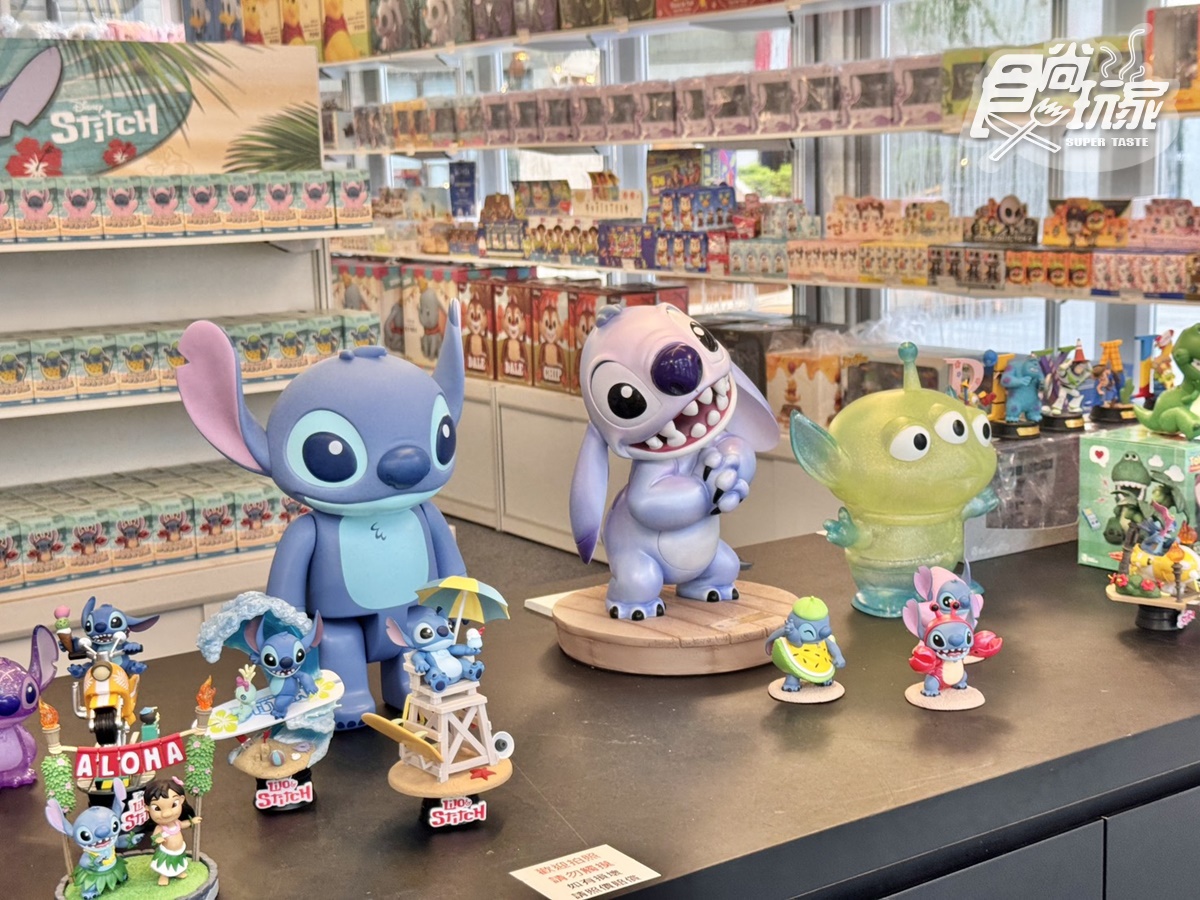 「7公尺高史迪奇」登陸信義區!免費拍米奇與唐老鴨雕像,首賣祈願玩偶 「7公尺高史迪奇」登陸信義區!免費拍米奇與唐老鴨雕像,首賣祈願玩偶