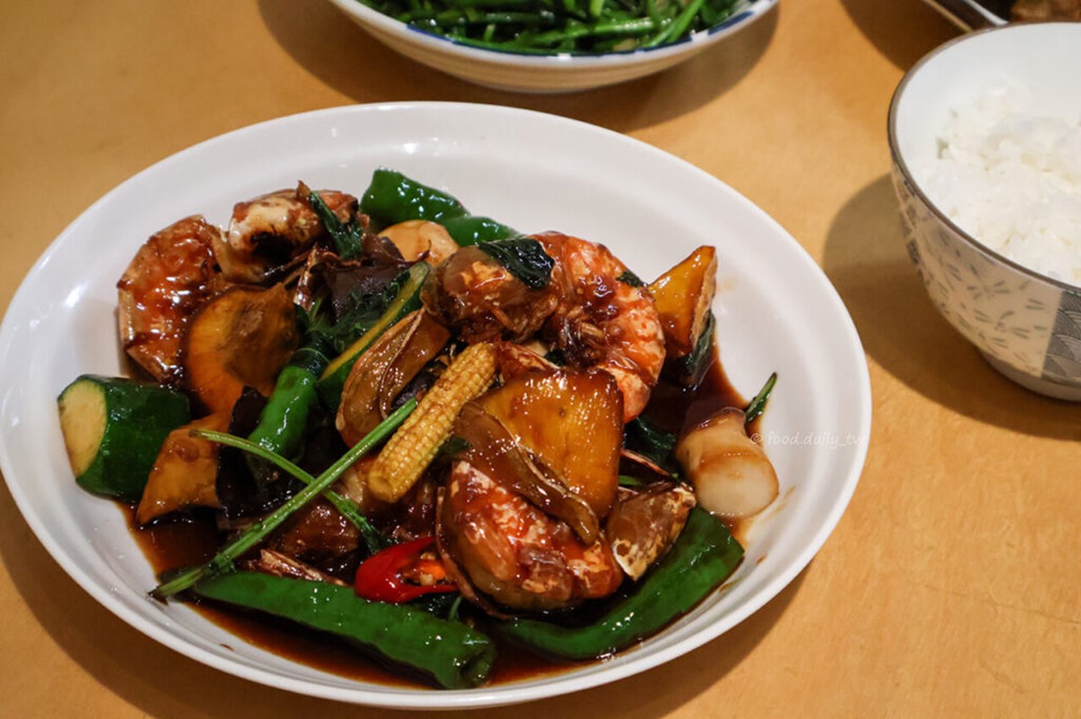 連4年必比登推薦!台中超強「台菜熱炒」推這家,銷魂麻油蝦、麻婆豆腐必點 連4年必比登推薦!台中超強「台菜熱炒」推這家,銷魂麻油蝦、麻婆豆腐必點