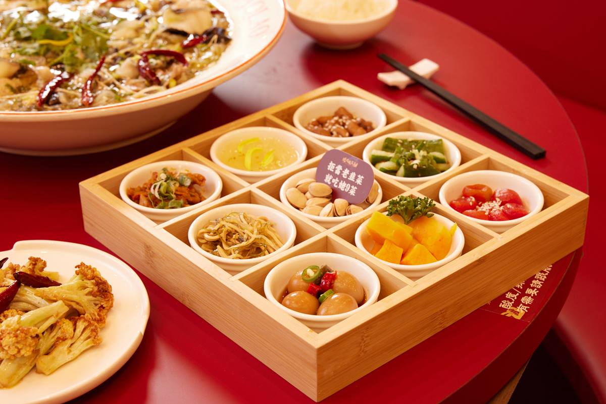 「比臉盆大酸菜魚」免費送小酥肉！６大必吃＋亮點搶看，自助吧飲品無限暢飲