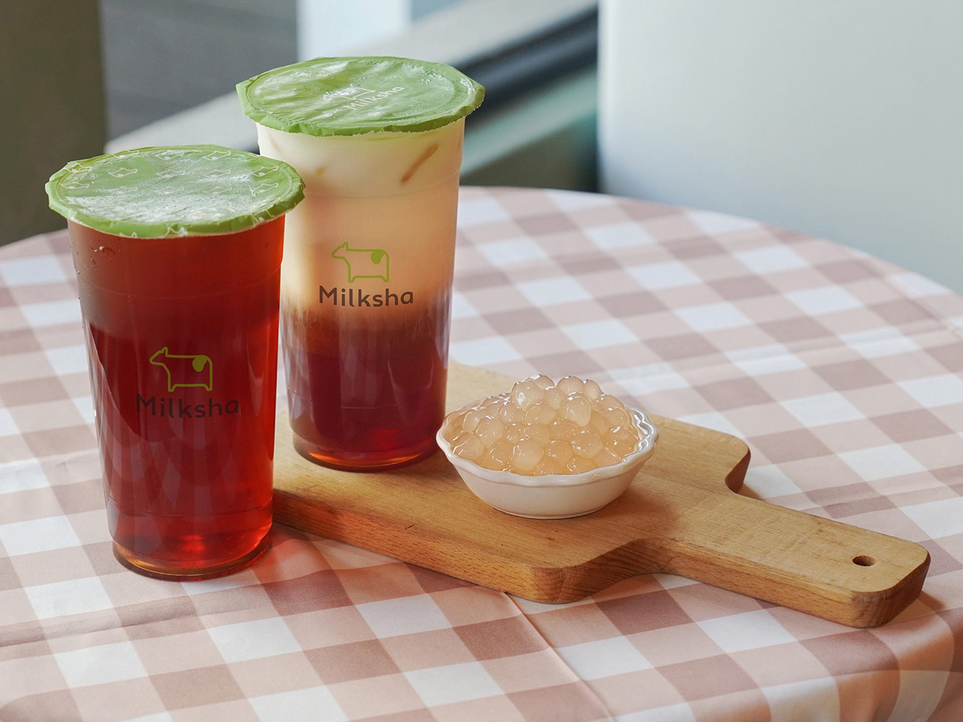 迷客夏「紅茶拿鐵買一送一」!白玉珍珠、綠光鮮奶搭配升級,加碼抽T恤、抱枕 迷客夏「紅茶拿鐵買一送一」!白玉珍珠、綠光鮮奶搭配升級,加碼抽T恤、抱枕