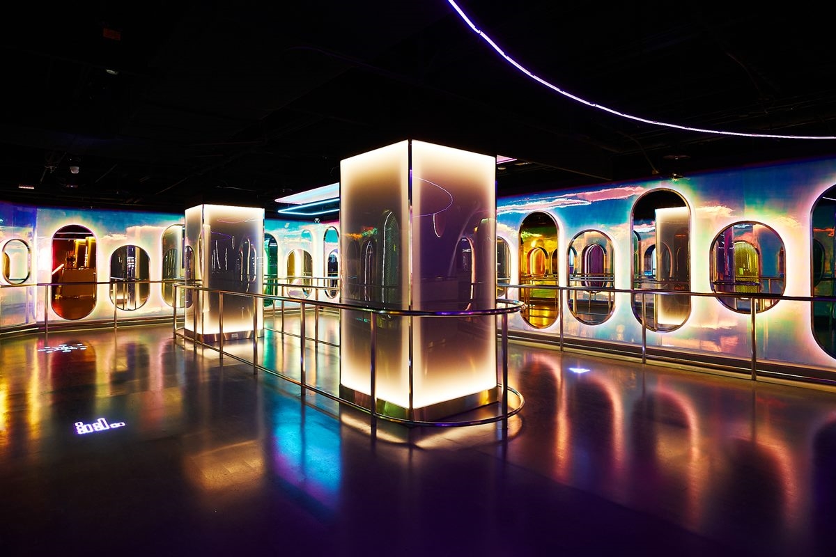 第2人半價!「大魯閣Roller186滑輪場」復古霓虹超好拍,加碼週三女生免費 第2人半價!「大魯閣Roller186滑輪場」復古霓虹超好拍,加碼週三女生免費