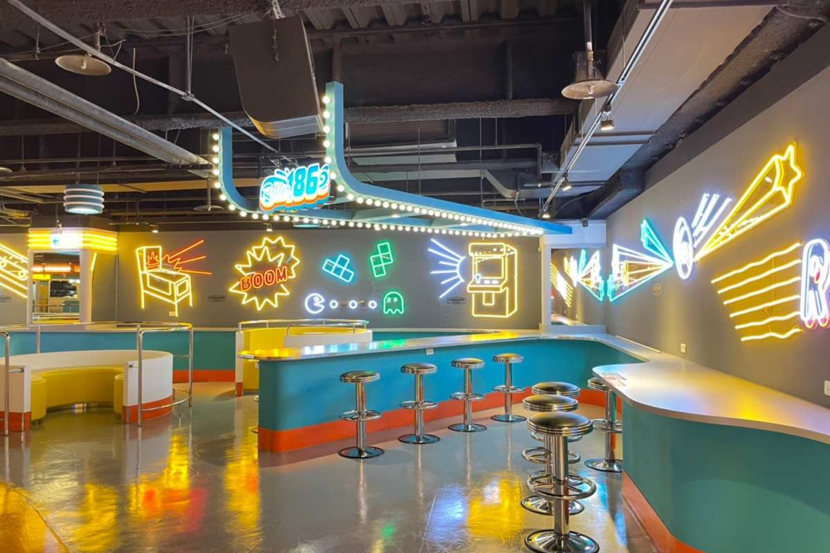 第2人半價!「大魯閣Roller186滑輪場」復古霓虹超好拍,加碼週三女生免費 第2人半價!「大魯閣Roller186滑輪場」復古霓虹超好拍,加碼週三女生免費