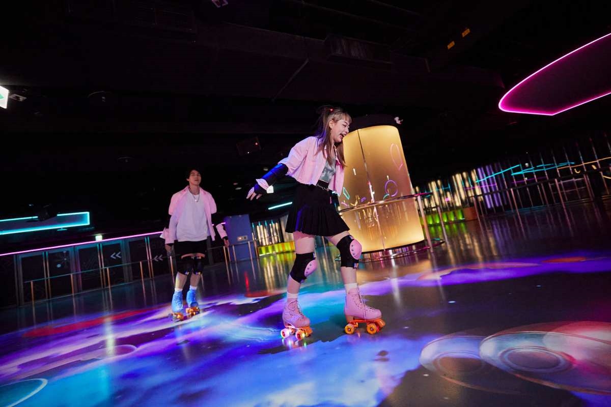第2人半價!「大魯閣Roller186滑輪場」復古霓虹超好拍,加碼週三女生免費 第2人半價!「大魯閣Roller186滑輪場」復古霓虹超好拍,加碼週三女生免費