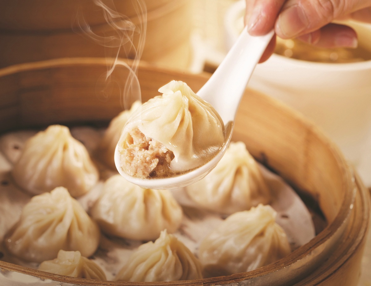 整份「小籠湯包」只要10元!「南部湯包霸主」插旗台北新百貨,開幕優惠快衝 整份「小籠湯包」只要10元!「南部湯包霸主」插旗台北新百貨,開幕優惠快衝