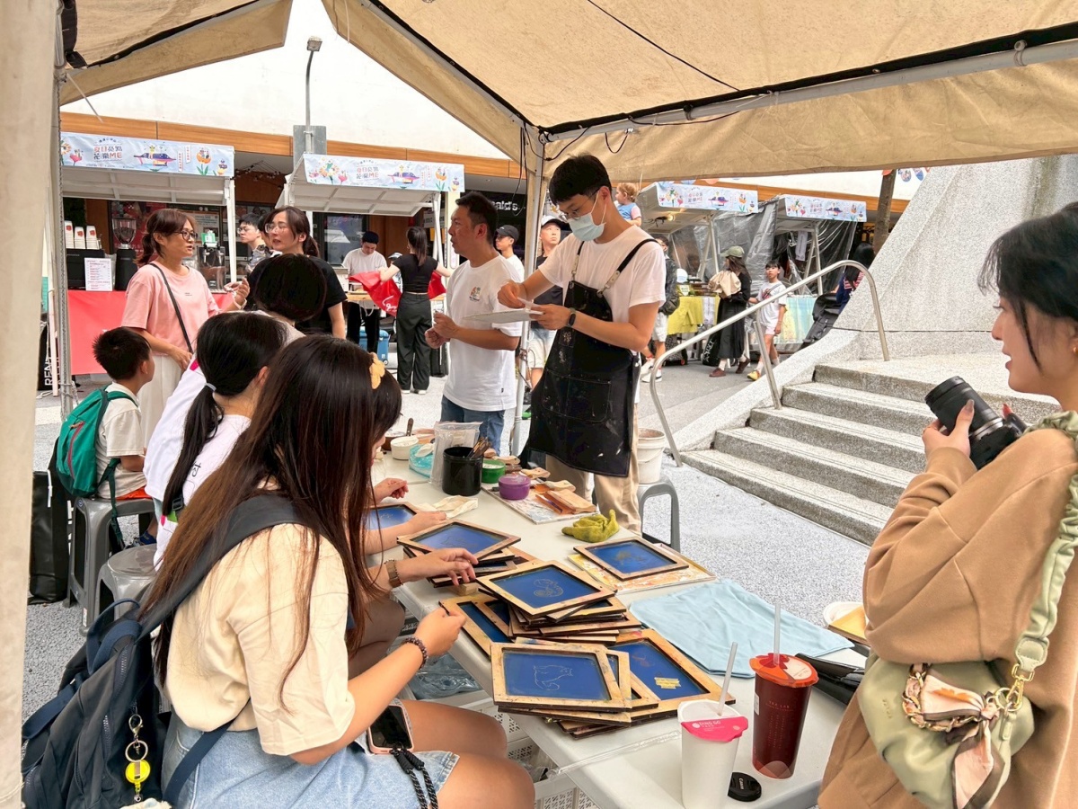 捷運中山站1號出口開放!連續2週免費逛市集吃美食,期間限定浪漫花牆登場 捷運中山站1號出口開放!連續2週免費逛市集吃美食,期間限定浪漫花牆登場