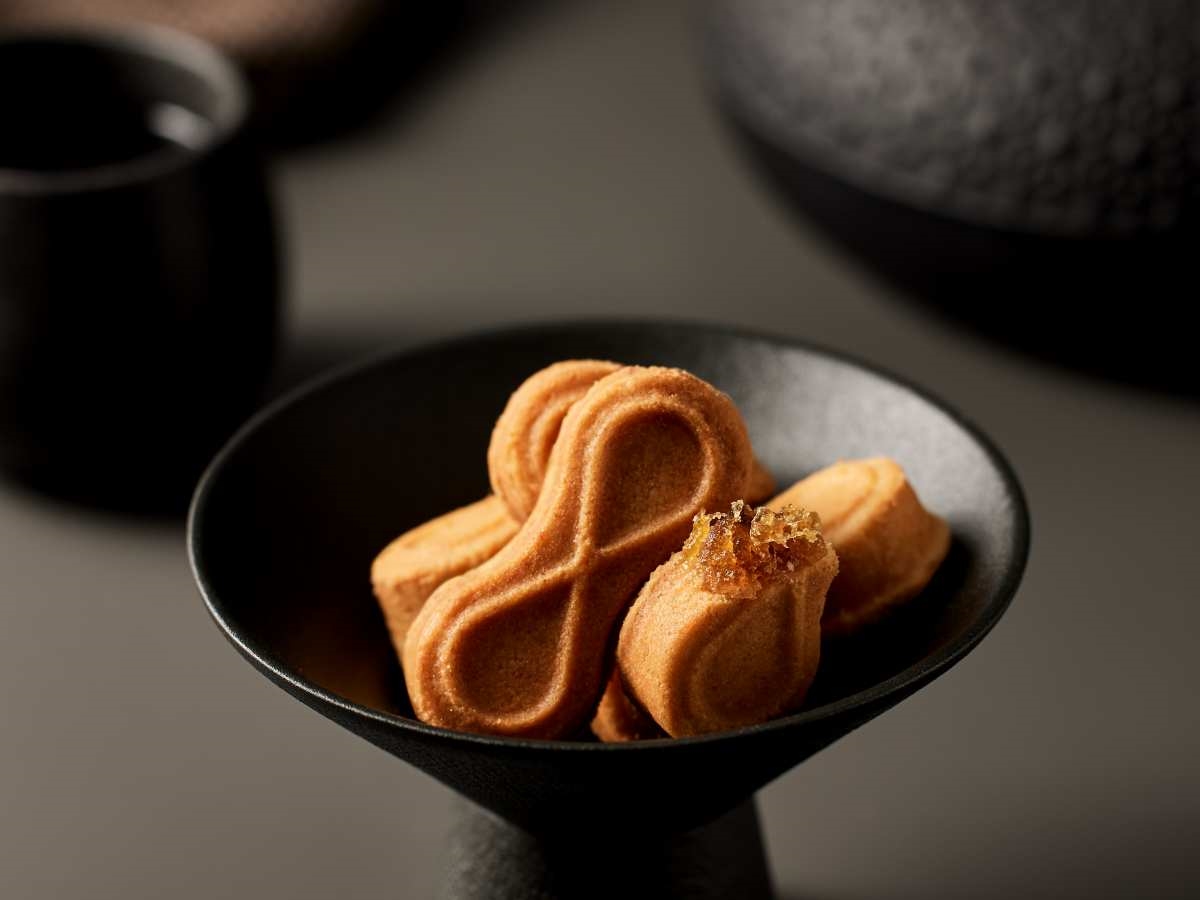 送390元帆布袋!全台首家「派出所伴手禮店」開張,必買8字鳳梨酥 送390元帆布袋!全台首家「派出所伴手禮店」開張,必買8字鳳梨酥