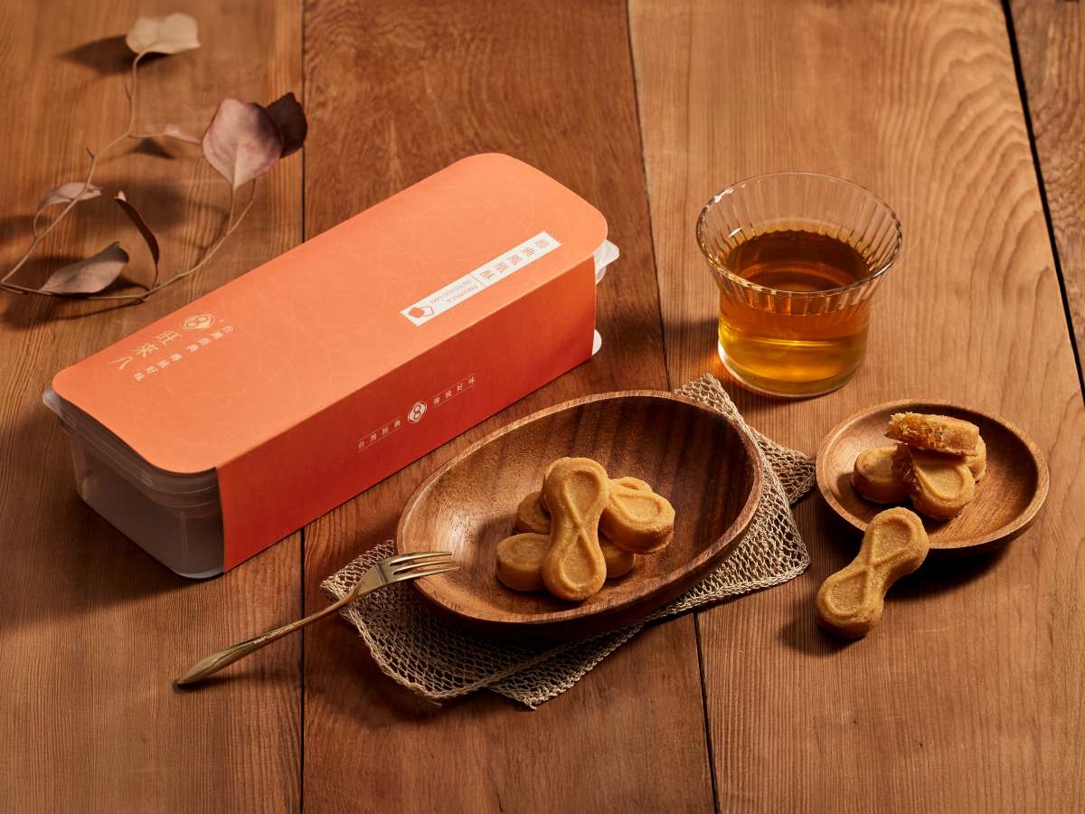 送390元帆布袋!全台首家「派出所伴手禮店」開張,必買8字鳳梨酥 送390元帆布袋!全台首家「派出所伴手禮店」開張,必買8字鳳梨酥