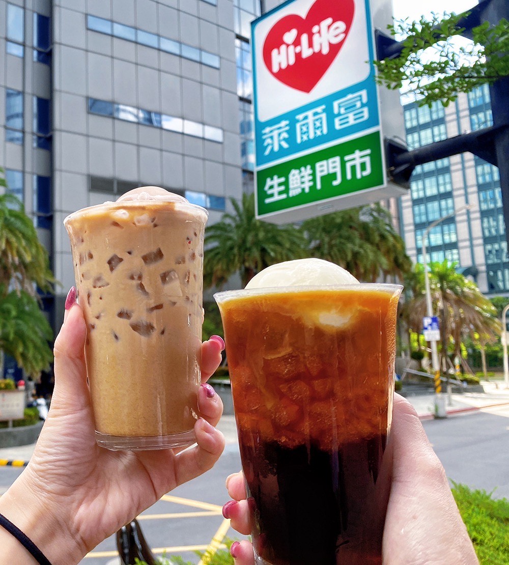 全家霜淇淋、奶昔買一送一!超商週末優惠,奶茶第2杯10元、68款飲品1元喝 全家霜淇淋、奶昔買一送一!超商週末優惠,奶茶第2杯10元、68款飲品1元喝