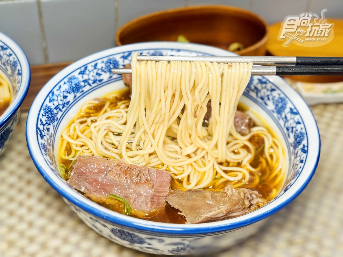 2025台北必比登遺珠!迪化街藏「日式牛肉麵」,軟嫩牛腱心搭黃金湯頭超銷魂 2025台北必比登遺珠!迪化街藏「日式牛肉麵」,軟嫩牛腱心搭黃金湯頭超銷魂