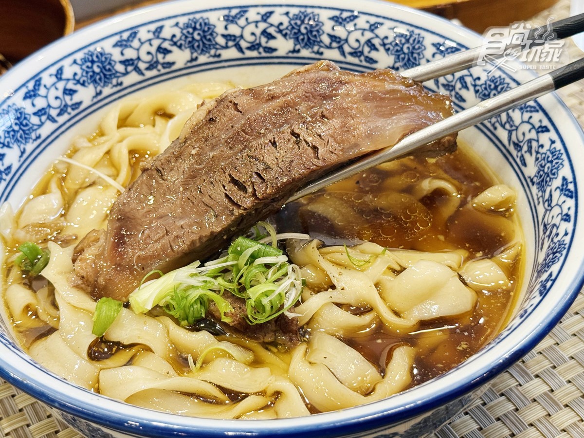 2025台北必比登遺珠!迪化街藏「日式牛肉麵」,軟嫩牛腱心搭黃金湯頭超銷魂 2025台北必比登遺珠!迪化街藏「日式牛肉麵」,軟嫩牛腱心搭黃金湯頭超銷魂