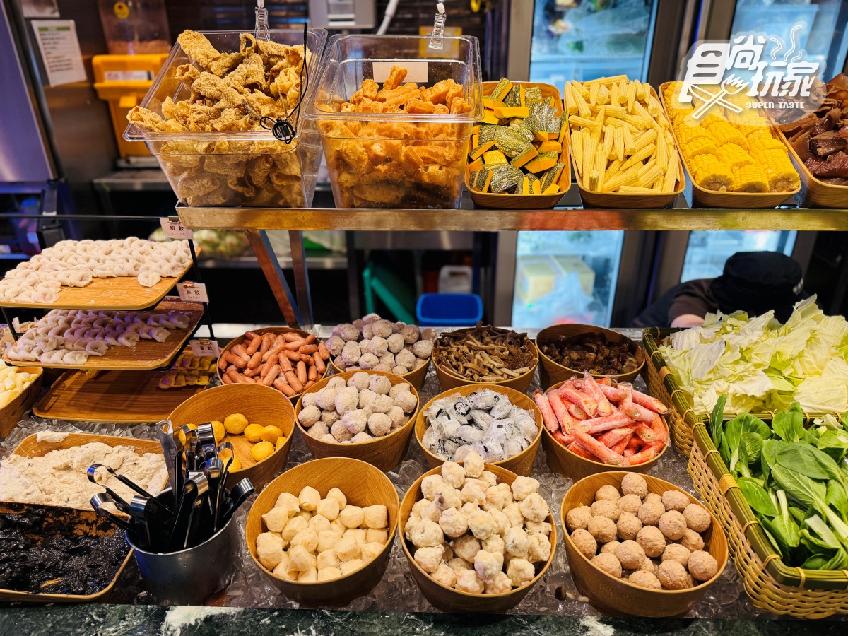 台北第１間「南霸天火鍋吃到飽」！現撈活蝦、百款自助吧、甜點暢吃千元有找