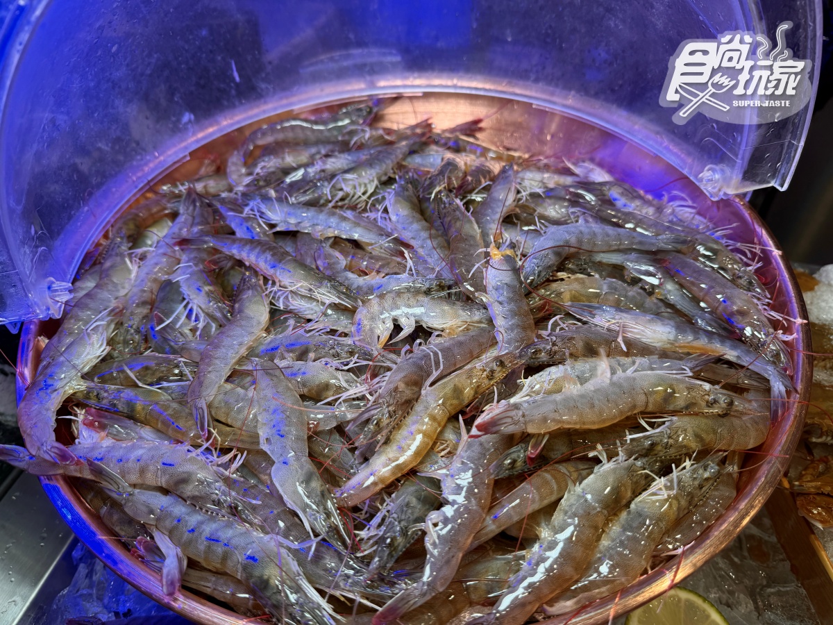 台北第１間「南霸天火鍋吃到飽」！現撈活蝦、百款自助吧、甜點暢吃千元有找