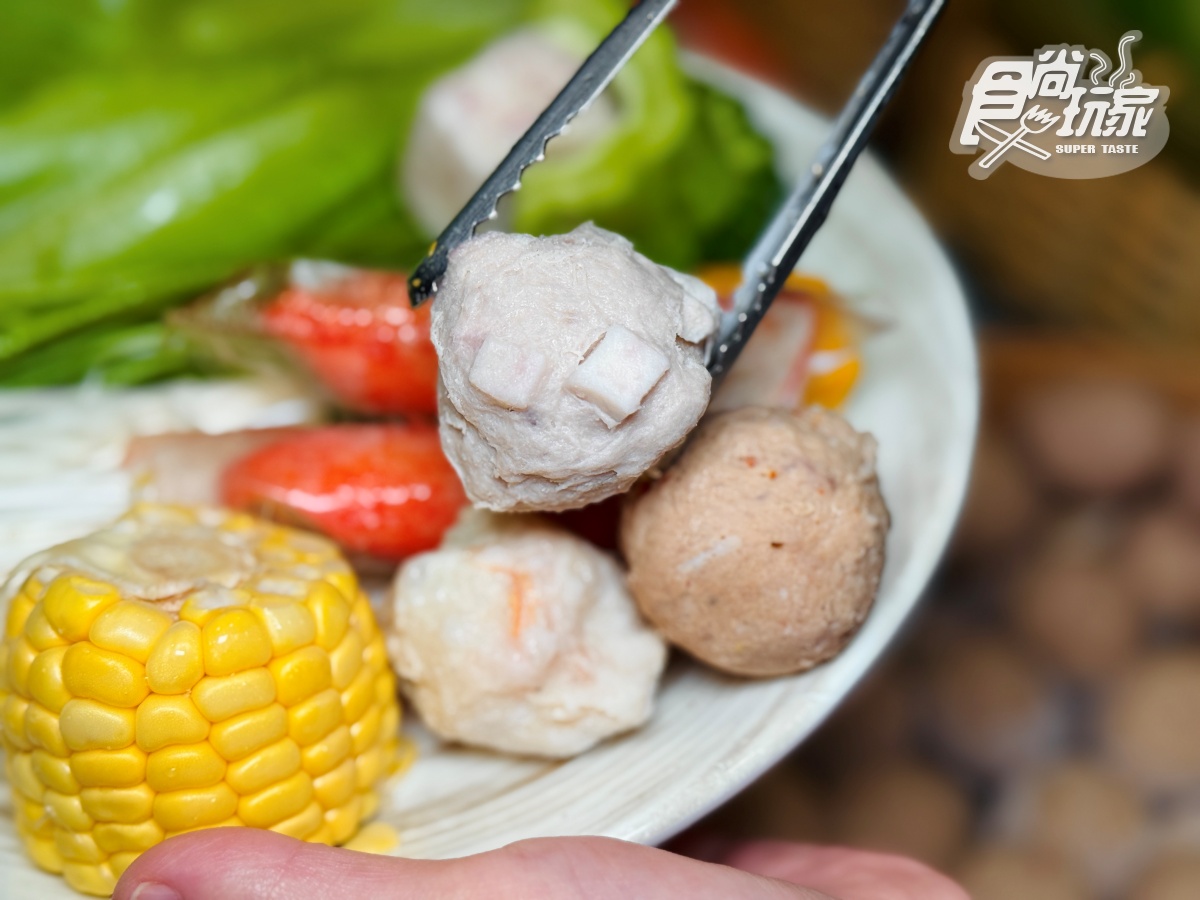 台北第１間「南霸天火鍋吃到飽」！現撈活蝦、百款自助吧、甜點暢吃千元有找